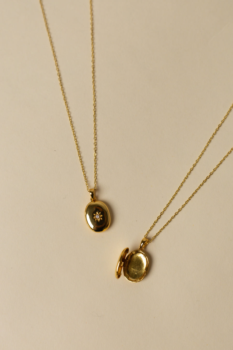 Locket necklace