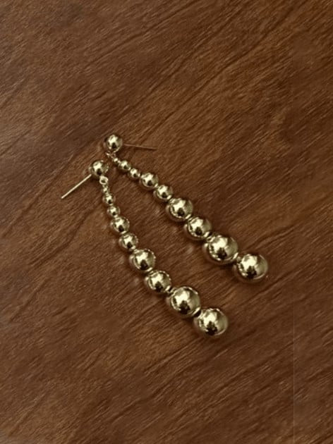 Beaded tassel stud earrings